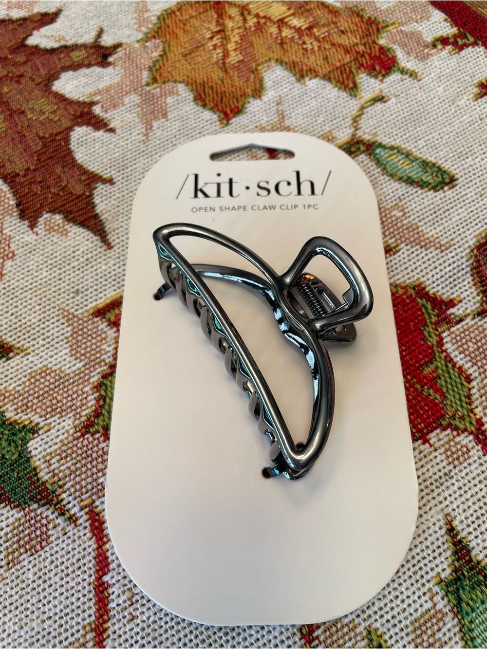 kit•sch Open Shape Claw Clip in metallic Dark Gray